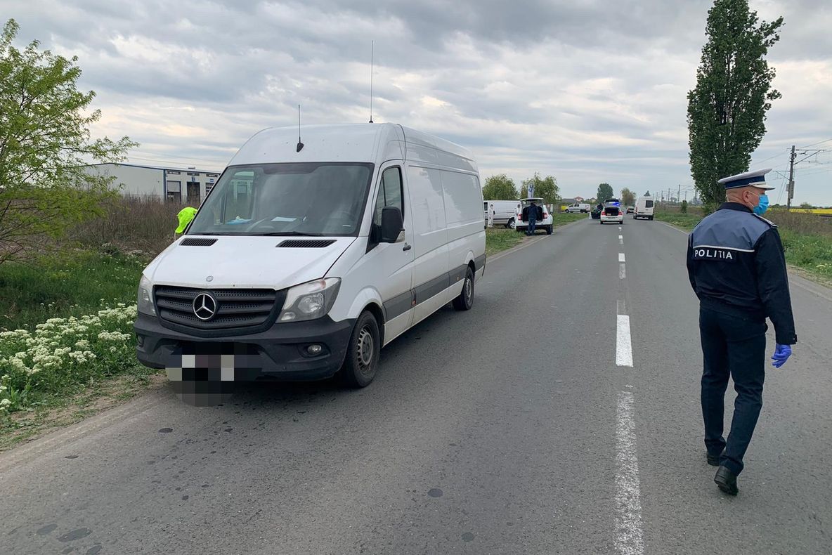 Arad: Biciclist de 80 de ani din Arad, accidentat mortal de un microbuz de marfă. Ce spun polițiștii