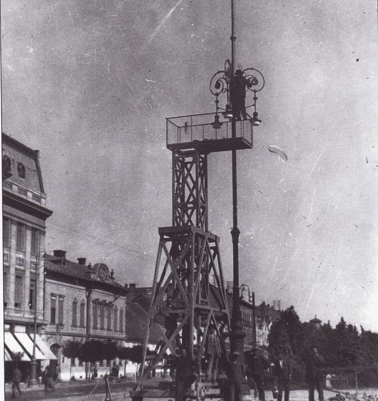 Arad: 123 de ani de când a fost introdus iluminatul public cu becuri electrice în Arad