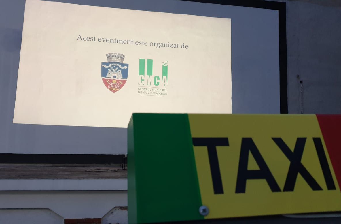 Arad: FOTO VIDEO Cum a fost la primul Taxi Drive-in din Arad, organizat la cinema ARTA. A atras și spectatori din Timișoara