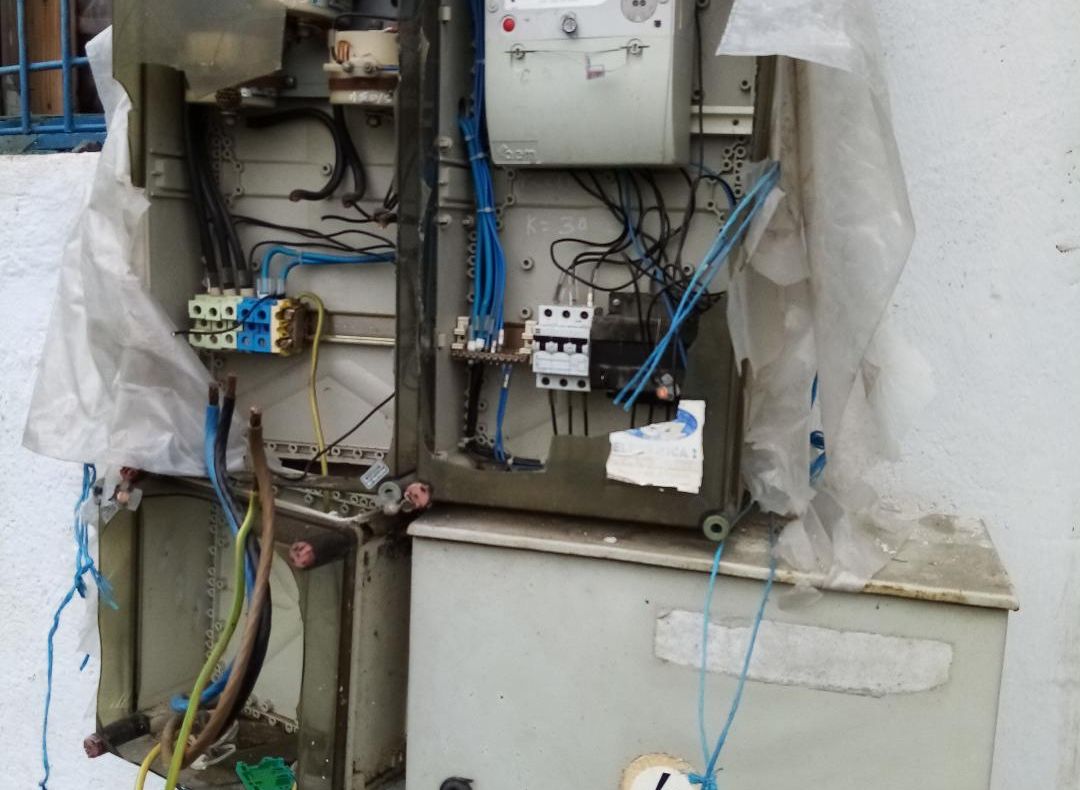 Arad: O zonă inundabilă din Arad a rămas fără stația de pompare, după ce hoții au furat toate cablurile electrice