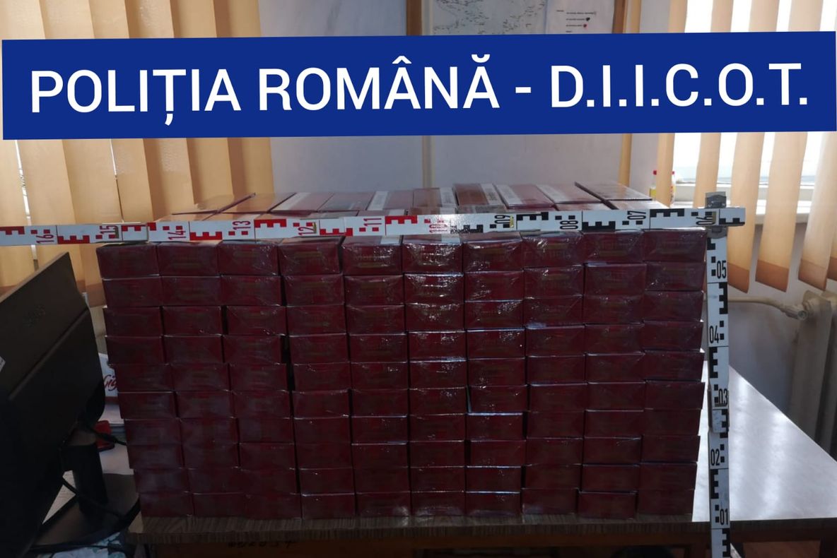 Arad: Percheziții la traficanții de țigări de contrabandă din Arad, Timiș și Caraș-Severin. Ce au descoperit anchetatorii