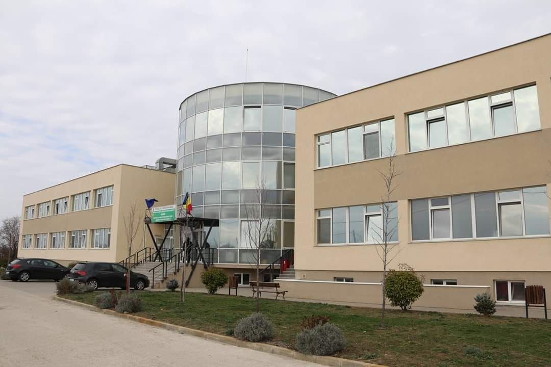 Arad: Secția Clinică Boli Infecțioase Adulți din cadrul Spitalului Clinic Județean de Urgență Arad își desfășoară activitatea în clădirea TBC, care a fost reorganizată