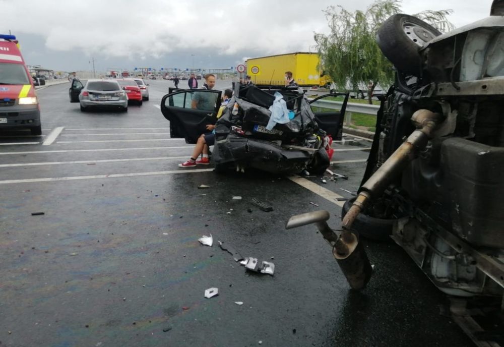Accident în lanț pe autostradă, aproape de vama Nădlac. Șapte victime, dintre care trei copii