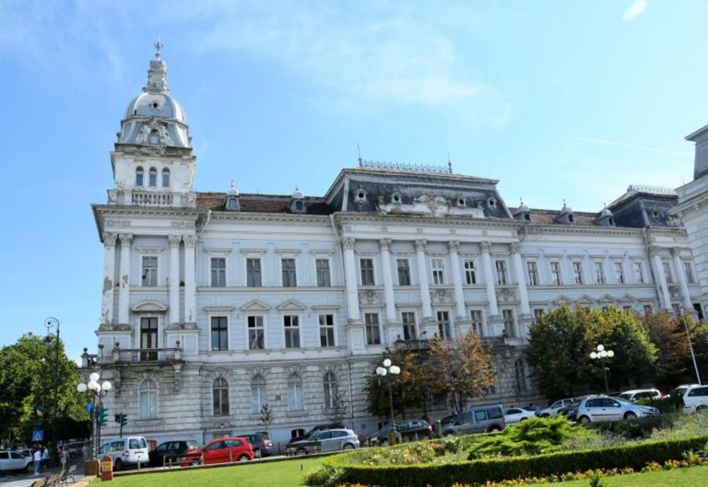 Primăria Arad vrea să refacă Palatul Cenad