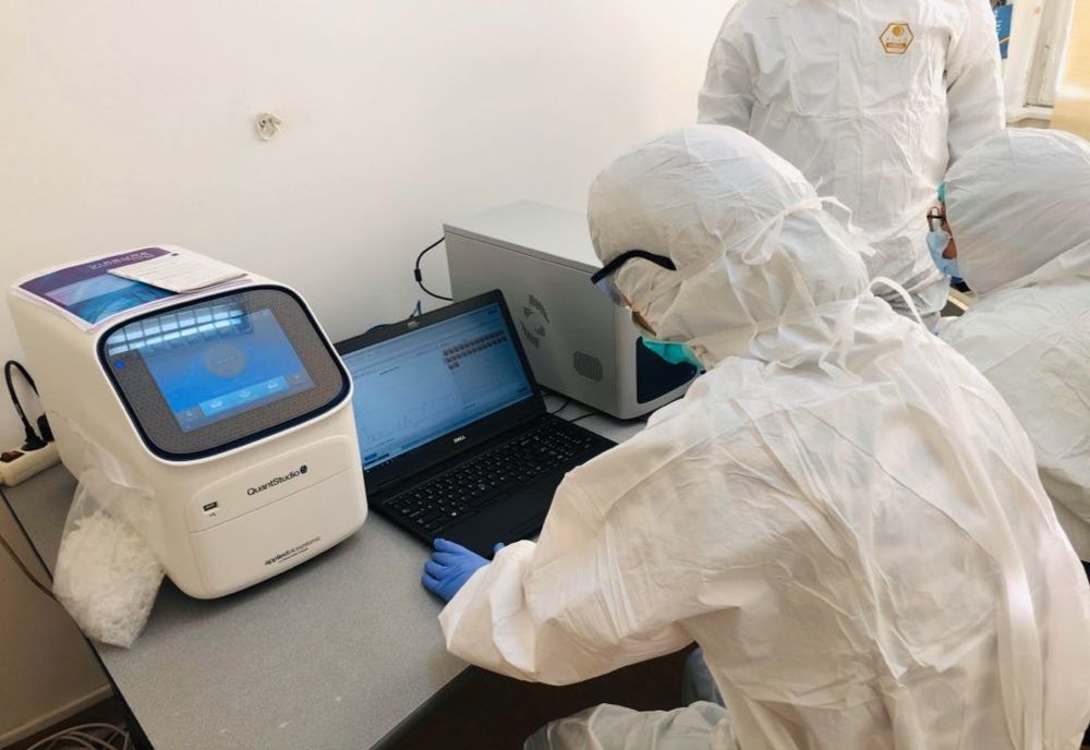 Trei medici angajați ai Spitalului Județean Arad, au fost confirmați pozitiv cu COVID-19