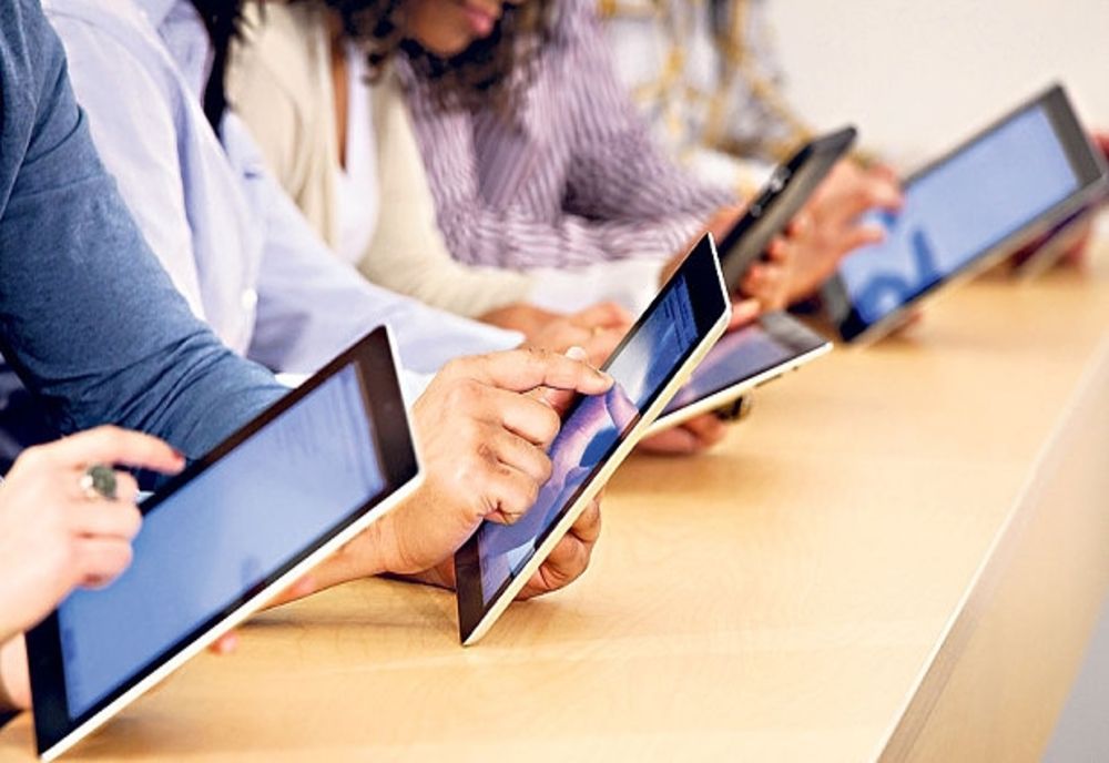 Un liceu din Arad se pregătește pentru predarea online încă din 2013