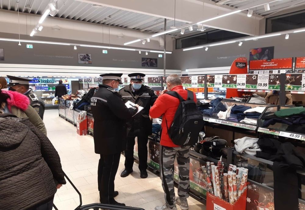 Masca la control în supermarketuri și centre comerciale