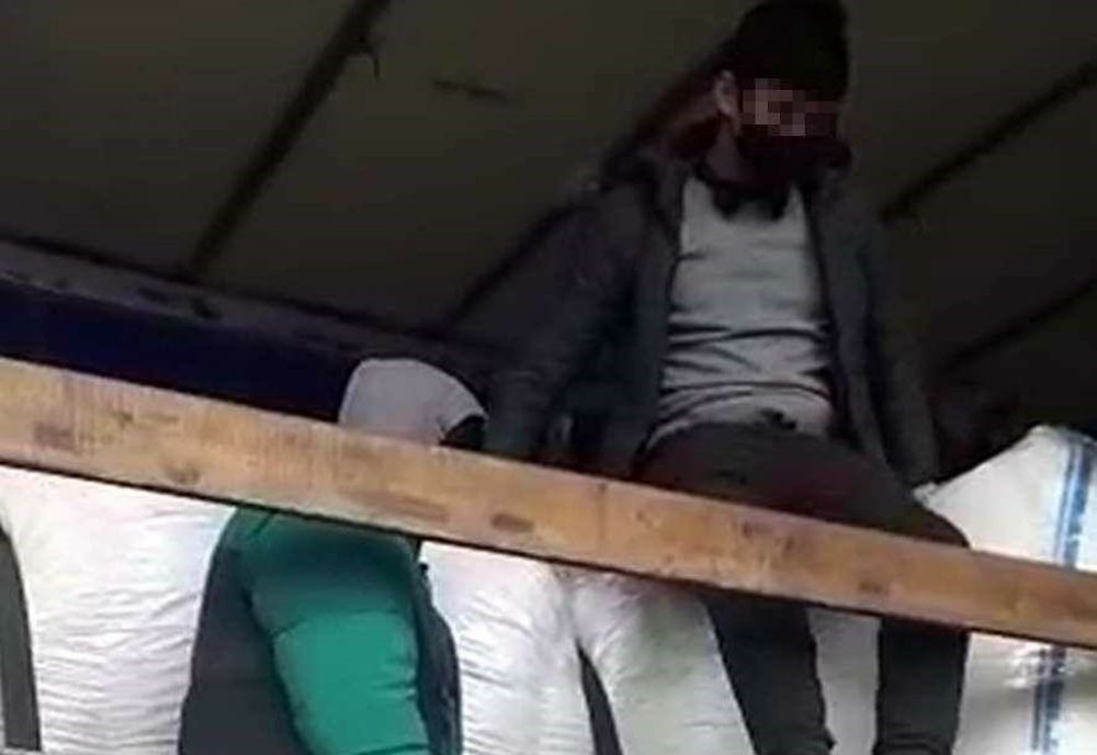 Încearcă cu disperare să ajungă în vestul Europei: afgani descoperiți la vama, într-un camion