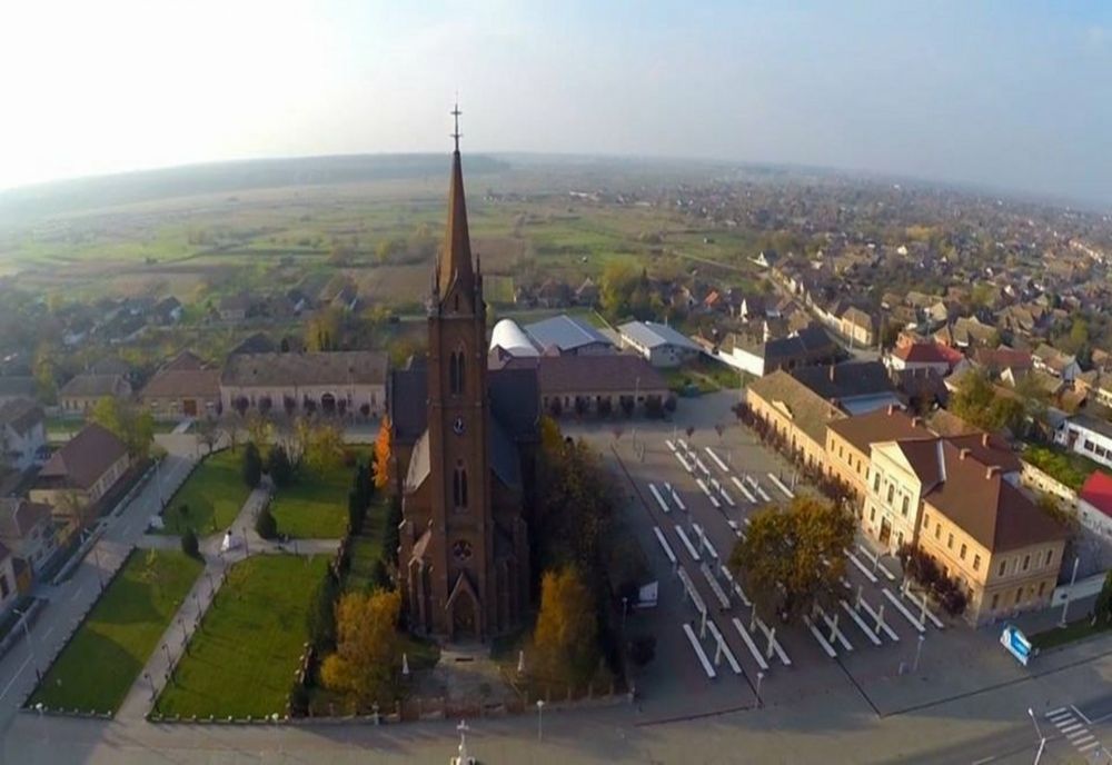 Un teatru de vară cu 500 de locuri şi un centru cultural, construite cu fonduri europene în Pecica