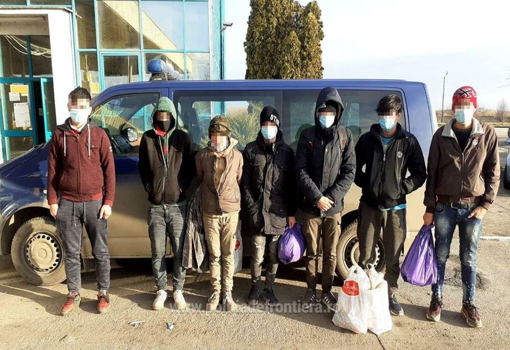 Afgani ascunşi într-un TIR care transporta bere, depistaţi la P.T.F. Nădlac