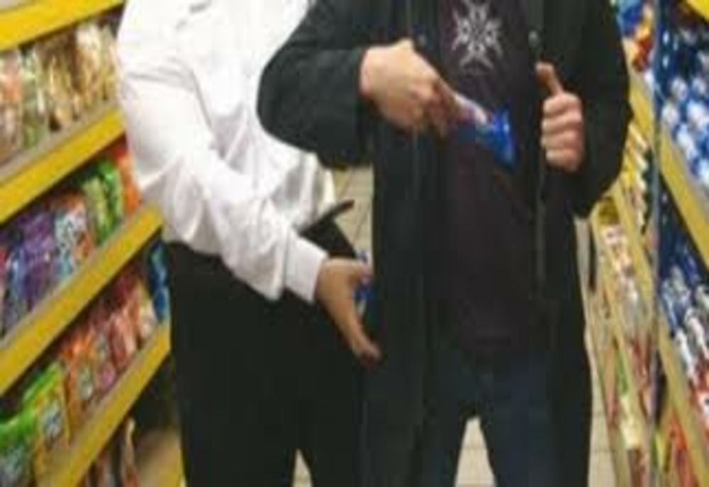 Prins în flagrant delict de polițiști