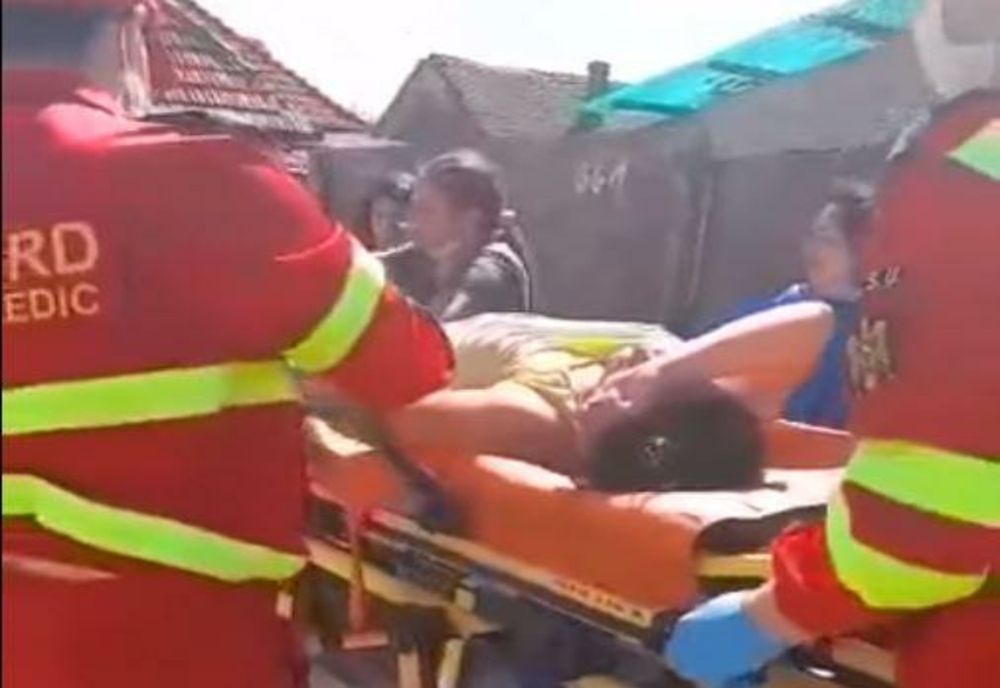 Arad: Anchetă după ce polițiști au fost acuzați că au bătut o femeie pe stradă pentru că nu avea mască