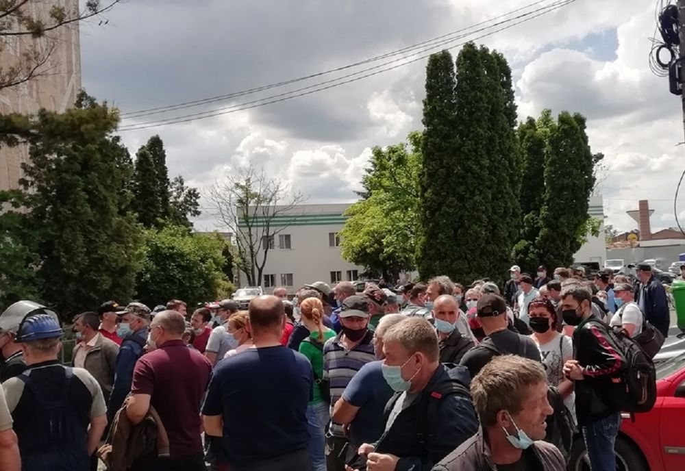 Salariați dați în judecată pentru grevă 