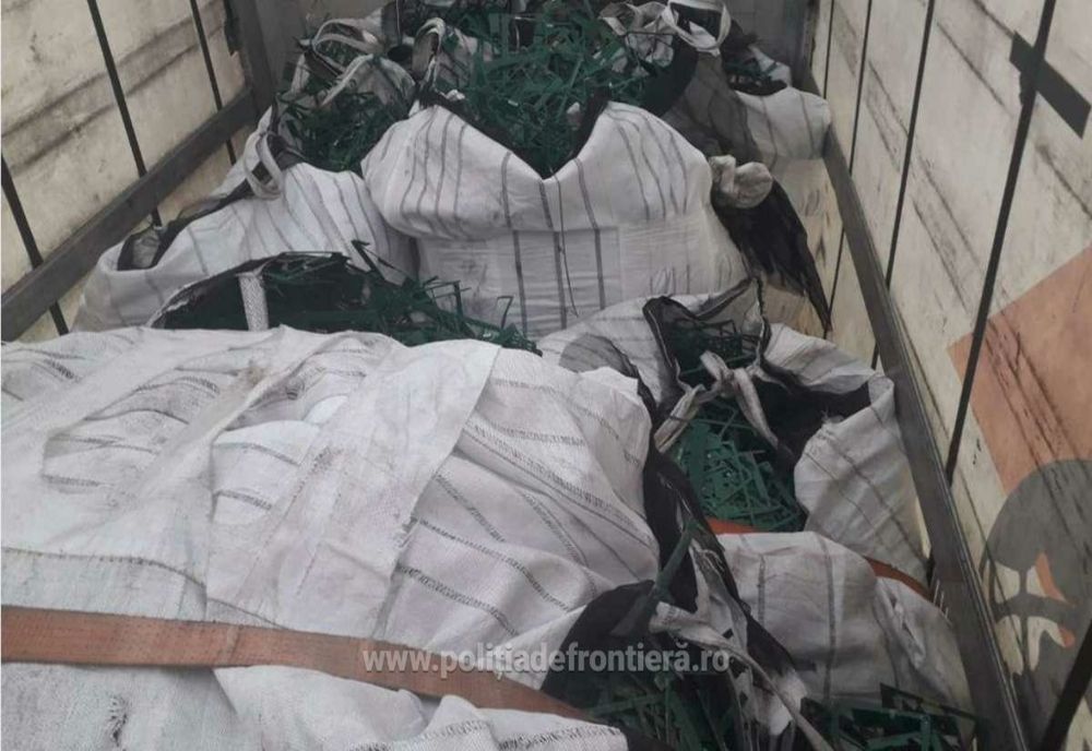 Peste 20 de tone de deșeuri din aluminiu și combine frigorifice uzate, oprite la frontiera de vest