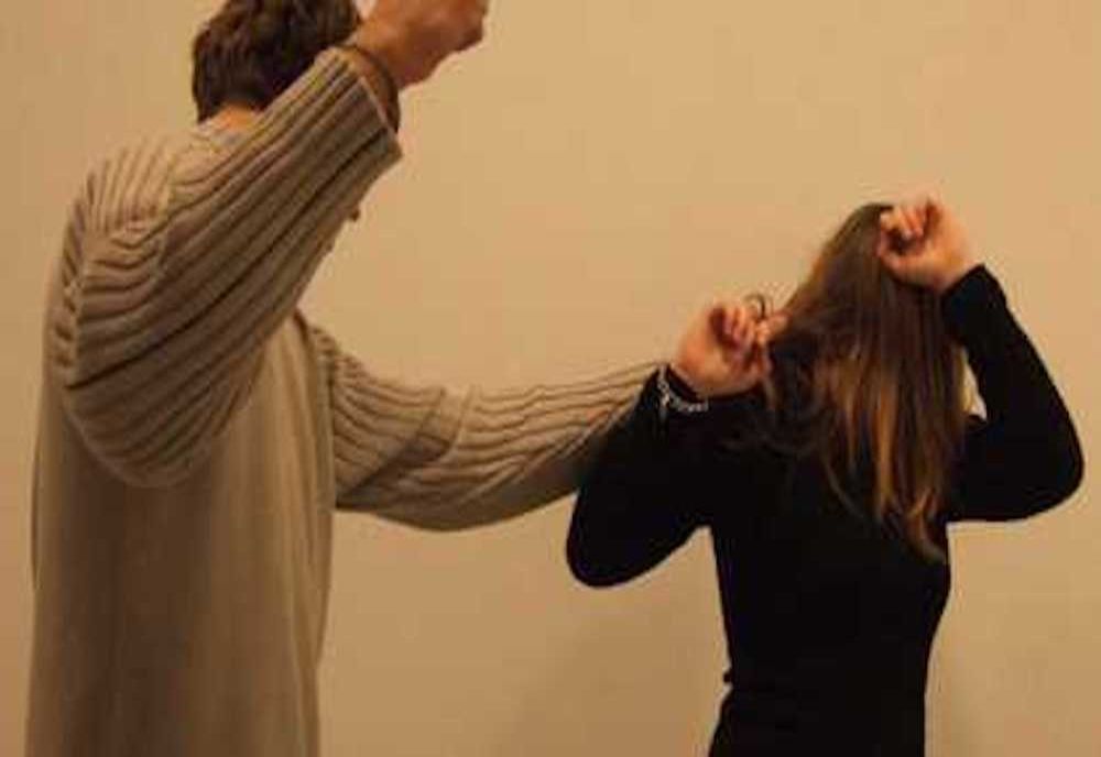 Ordin de restricție provizoriu după ce și-a atacat soția