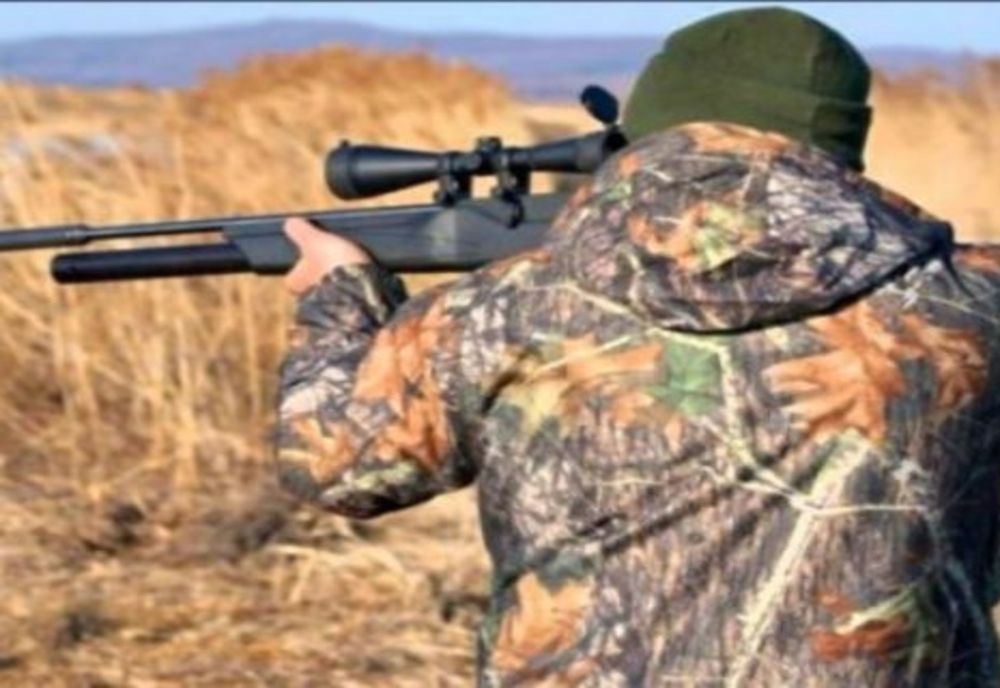 Braconier prins după o urmărire pe câmp