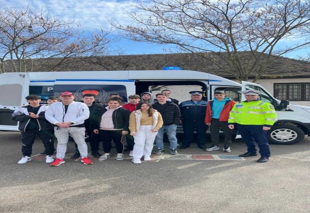 Laboratorul de educație rutieră, în școlile din județ