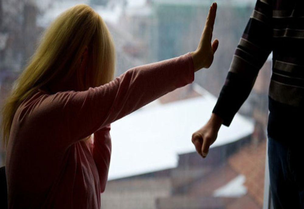 Violența domestică, o problemă gravă. Cum învață polițiștii arădeni să-i facă față