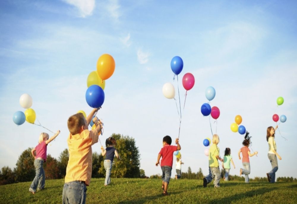 La Arad, Ziua Copilului va fi sărbătorită cu muzică, spectacole pentru copii, dans și activități recreative