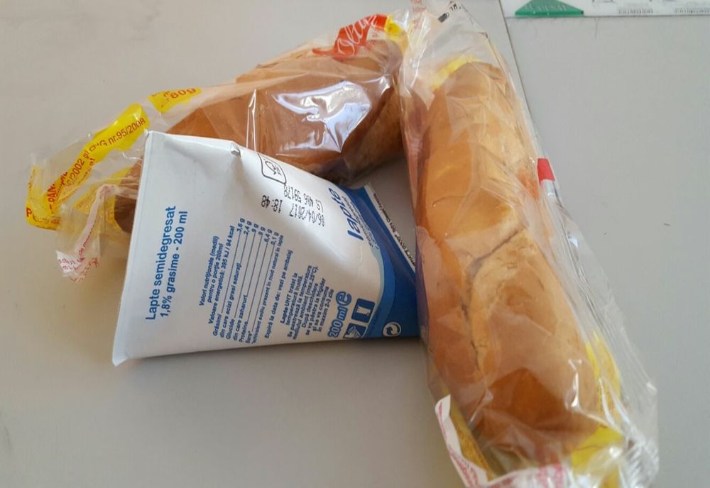 Primăria Arad așteaptă normele de aplicare pentru programele Laptele și cornul și Masa caldă