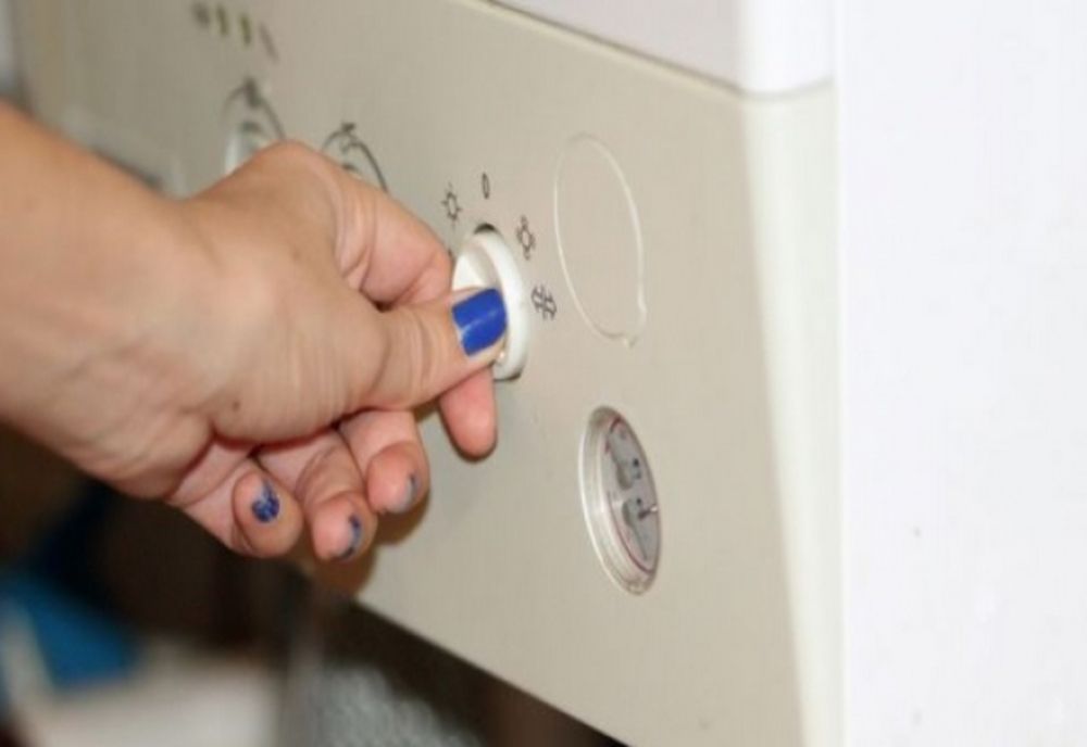 O nouă taxă pentru români, decisă la vârful Europei - Bani mai mulți pe centrala de apartament și pe carburanți