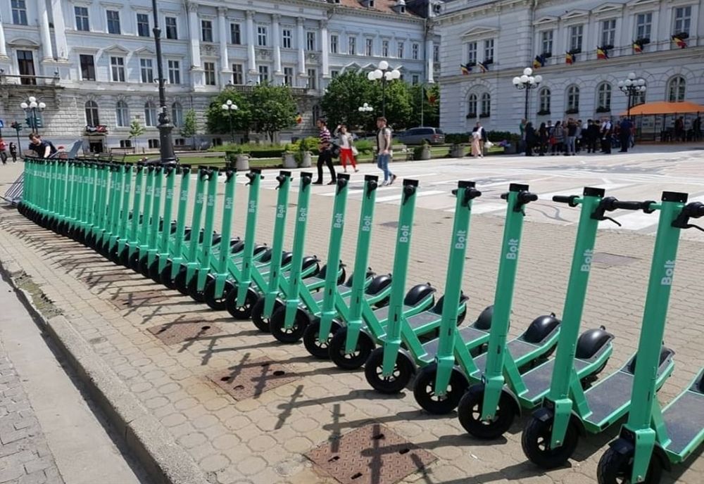 Condițiile de utilizare a trotinetelor electrice închiriate, în dezbatere publică, la Arad