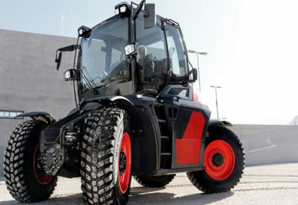 Arad: O fabrică de tractoare ar urma să fie construită la Ghioroc, investiţie de 400 milioane euro