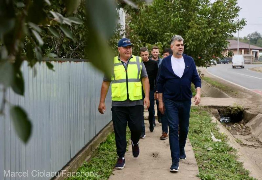 PREMIERUL CIOLACU - ÎN LOCALITĂŢILE AFECTATE DE INUNDAŢII DIN GALAŢI: MULŢUMESC FORŢELOR DE INTERVENŢIE