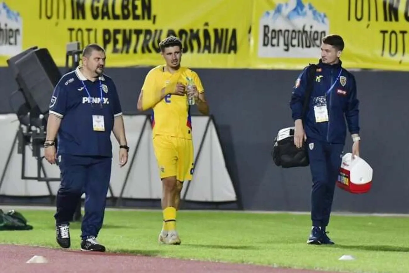Alarmă la UTA! Andrei Dorobanțu s-a accidentat la umăr în meciul României U21