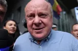 Proces întârziat în dosarul lui Viorel Pașca: avionul în care se află șeful azilelor ilegale are întârziere