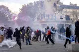 Violențe în Franța: Guvernul trimite militari alături de polițiști, după ce a recunoscut erori în gestionarea revoltelor
