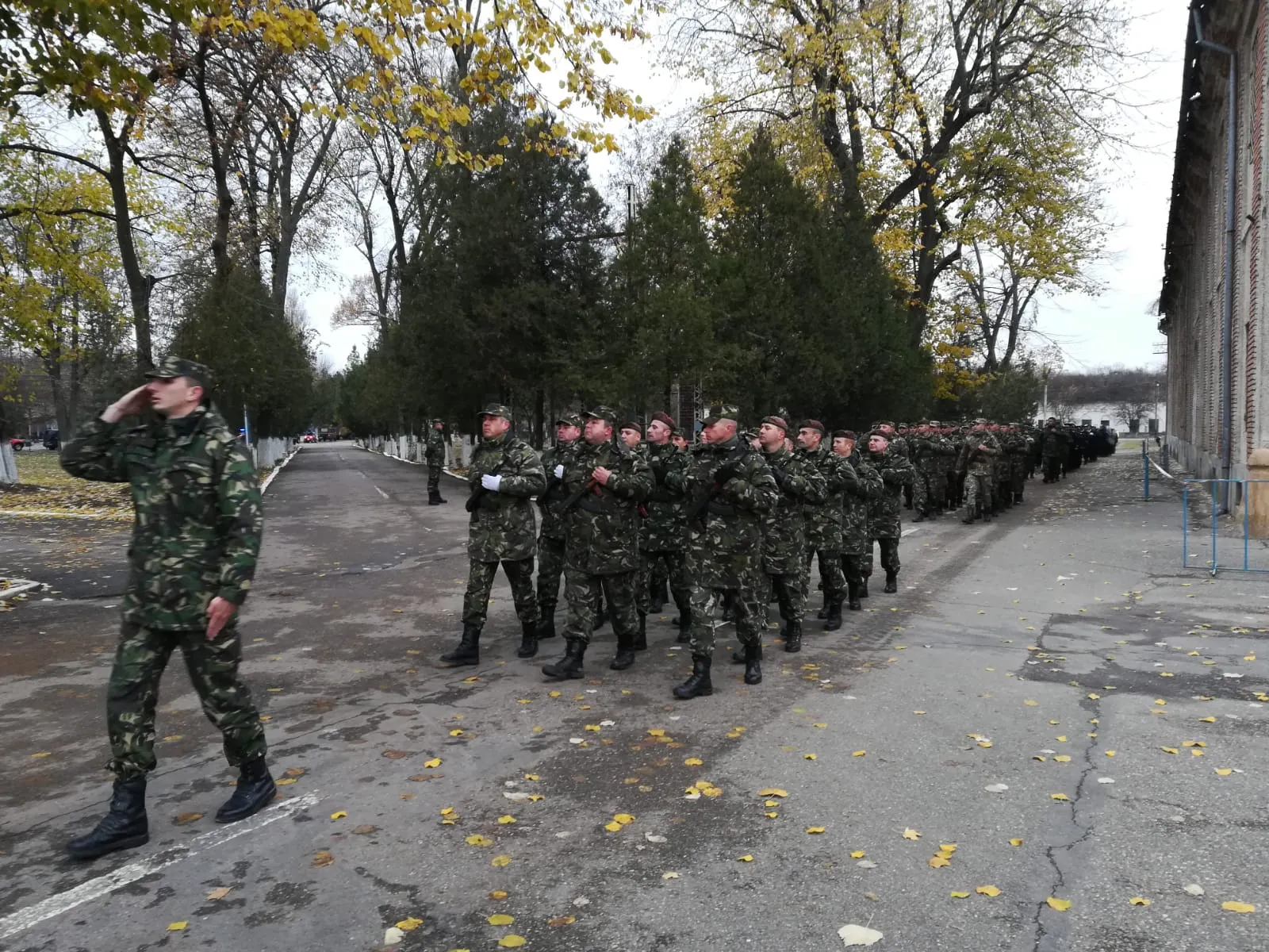 ARADCU 00 MILITARI ISU ARAD JOI29NOV