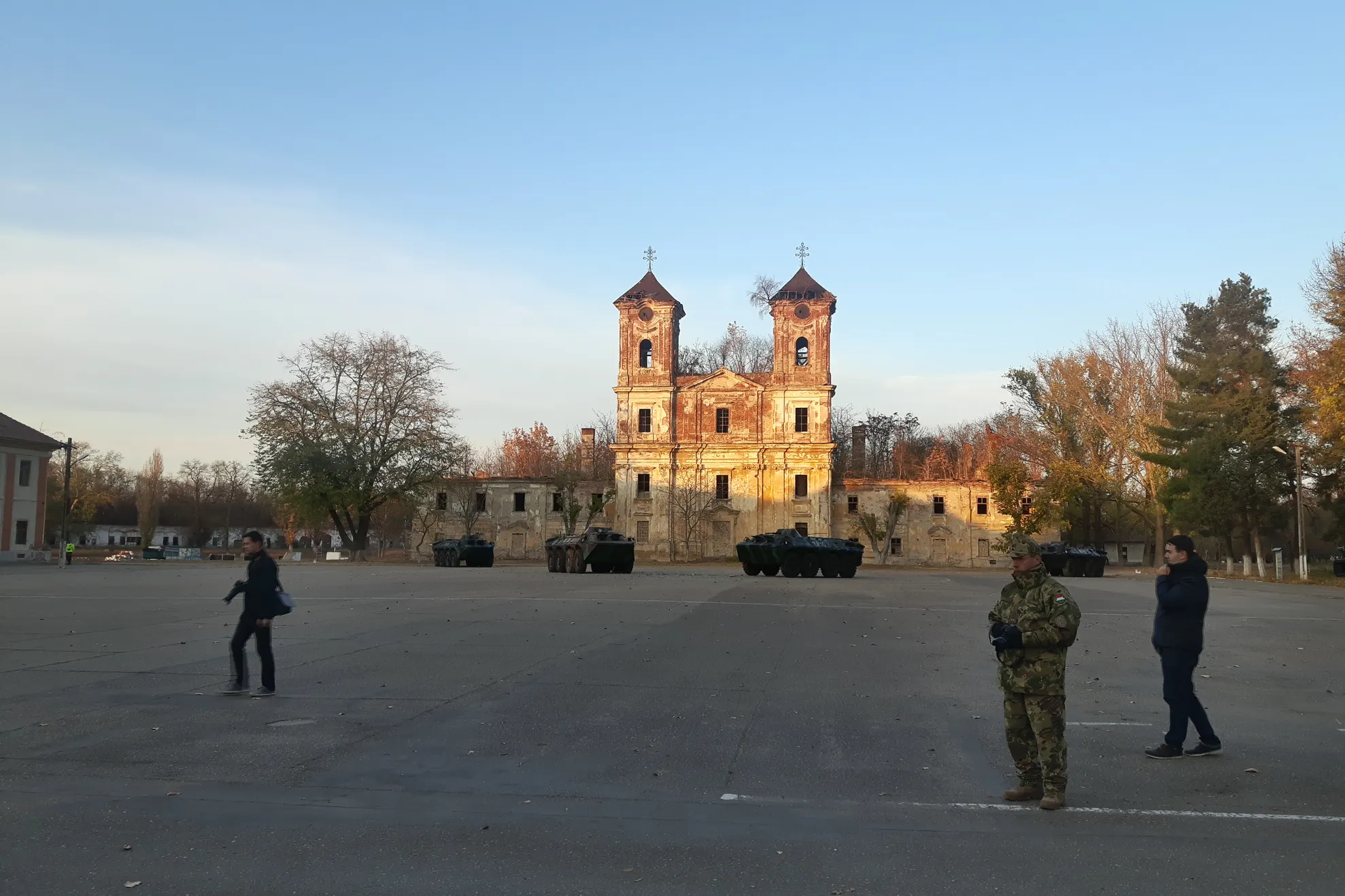 ARADCU 00 MINISTRUL APARARII NATIONALE MIHAI FIFOR CETATEA ARADULUI VI16NOV (48)