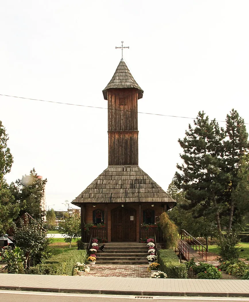 ARADCU 00 BISERICI LEMN EPISCOP VICAR EMILIAN CRISANUL CONSILIUL JUDETEAN ARAD LU10DEC (2)