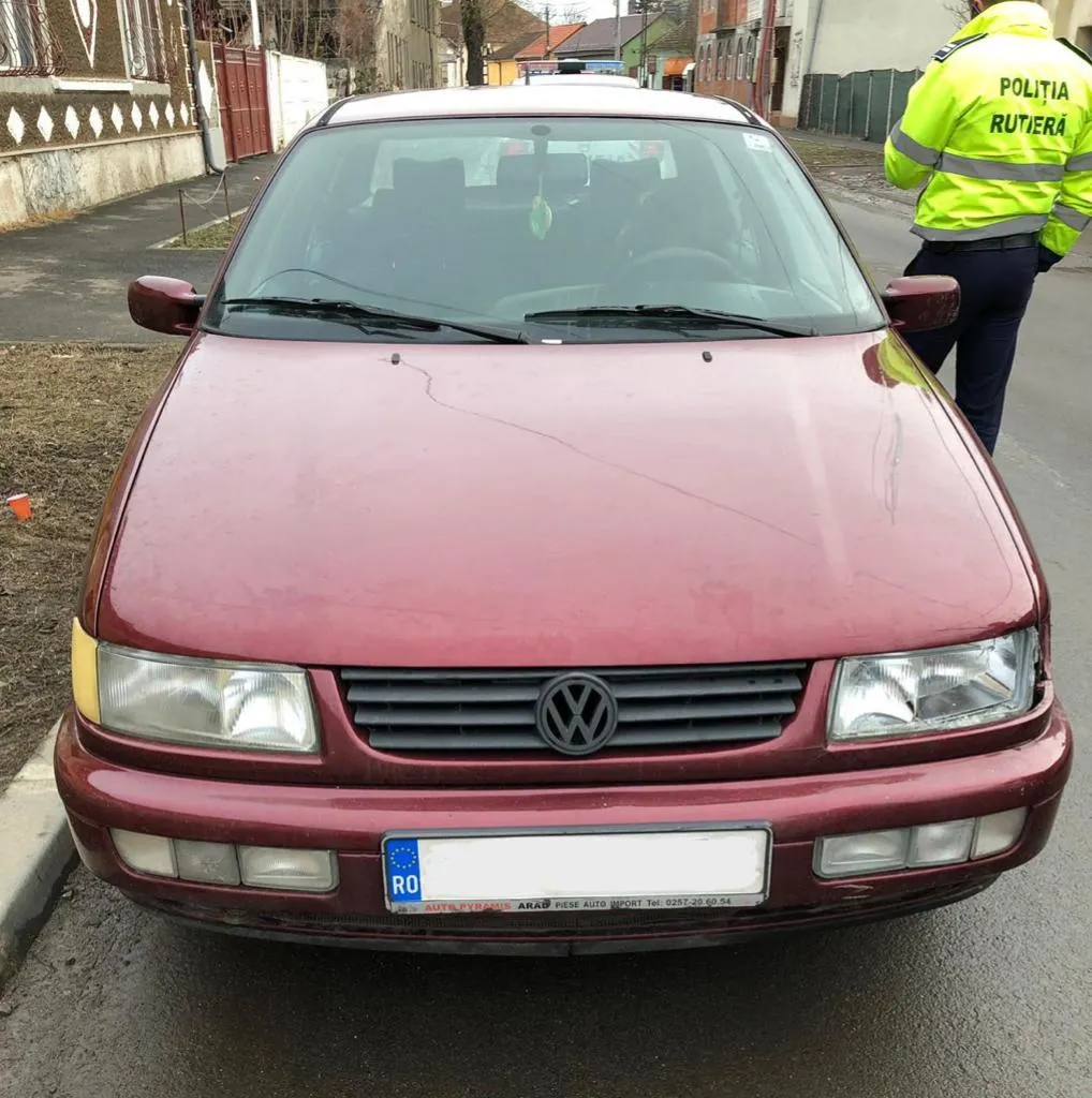 ARADCU 00 MASINA POLITIA ARAD LU04FEB (1)