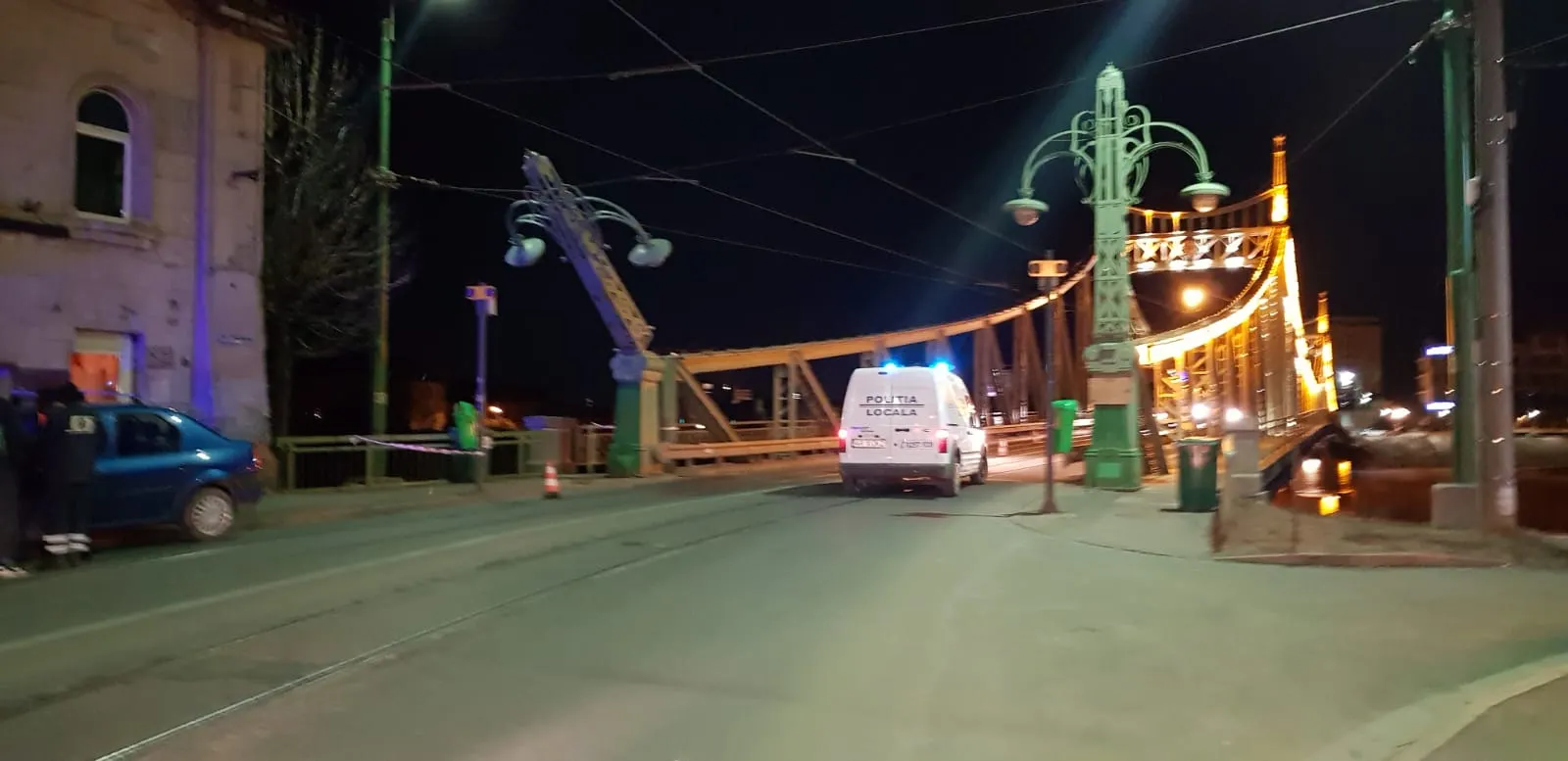 ARADCU 00 VREME STALP RUPT VANT POD ISU ARAD VI22FEB (2)