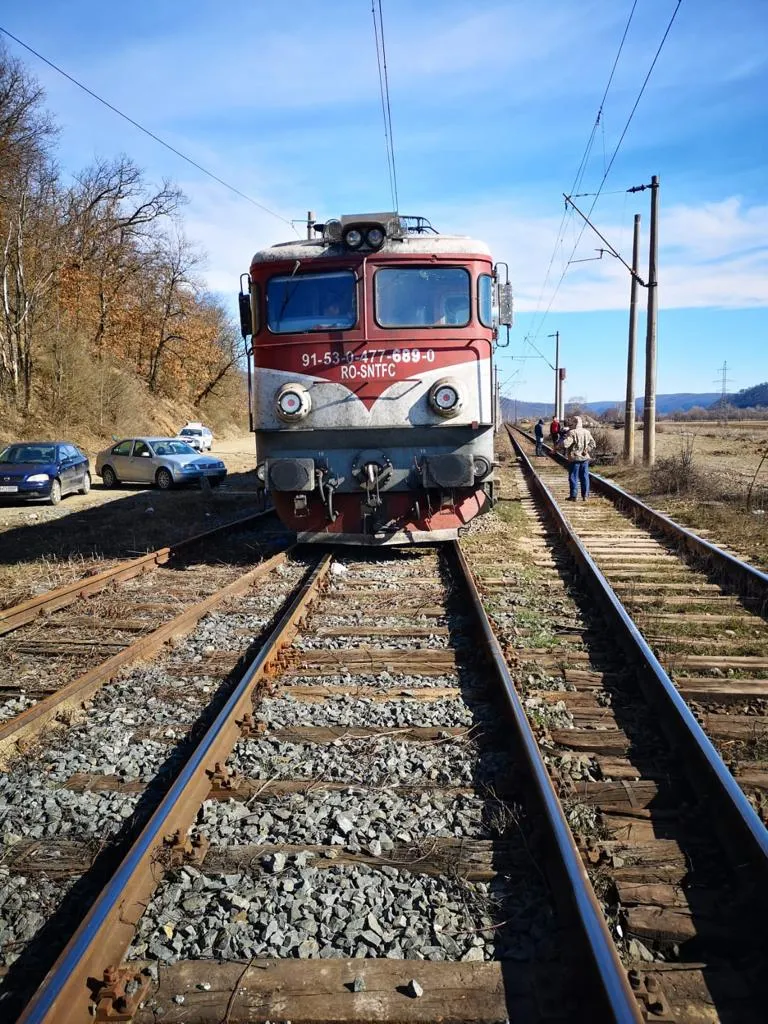 ARADCU 00 LOCOMOTIVA TREN DERAIATA SAVARSIN SA02MART 3