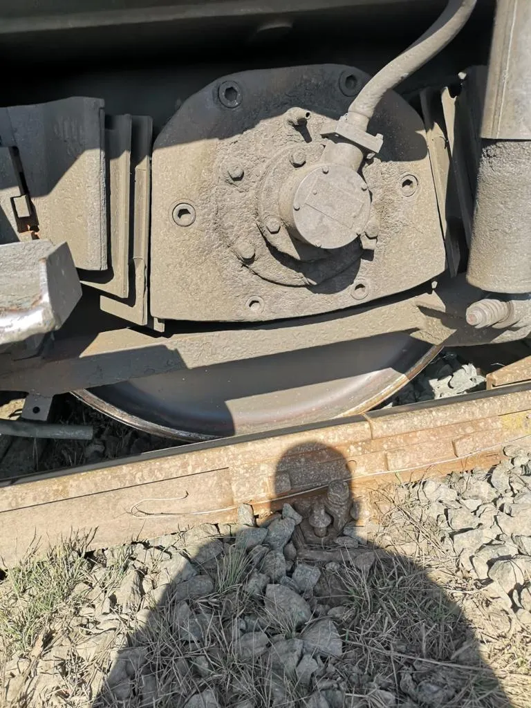 ARADCU 00 LOCOMOTIVA TREN DERAIATA SAVARSIN SA02MART