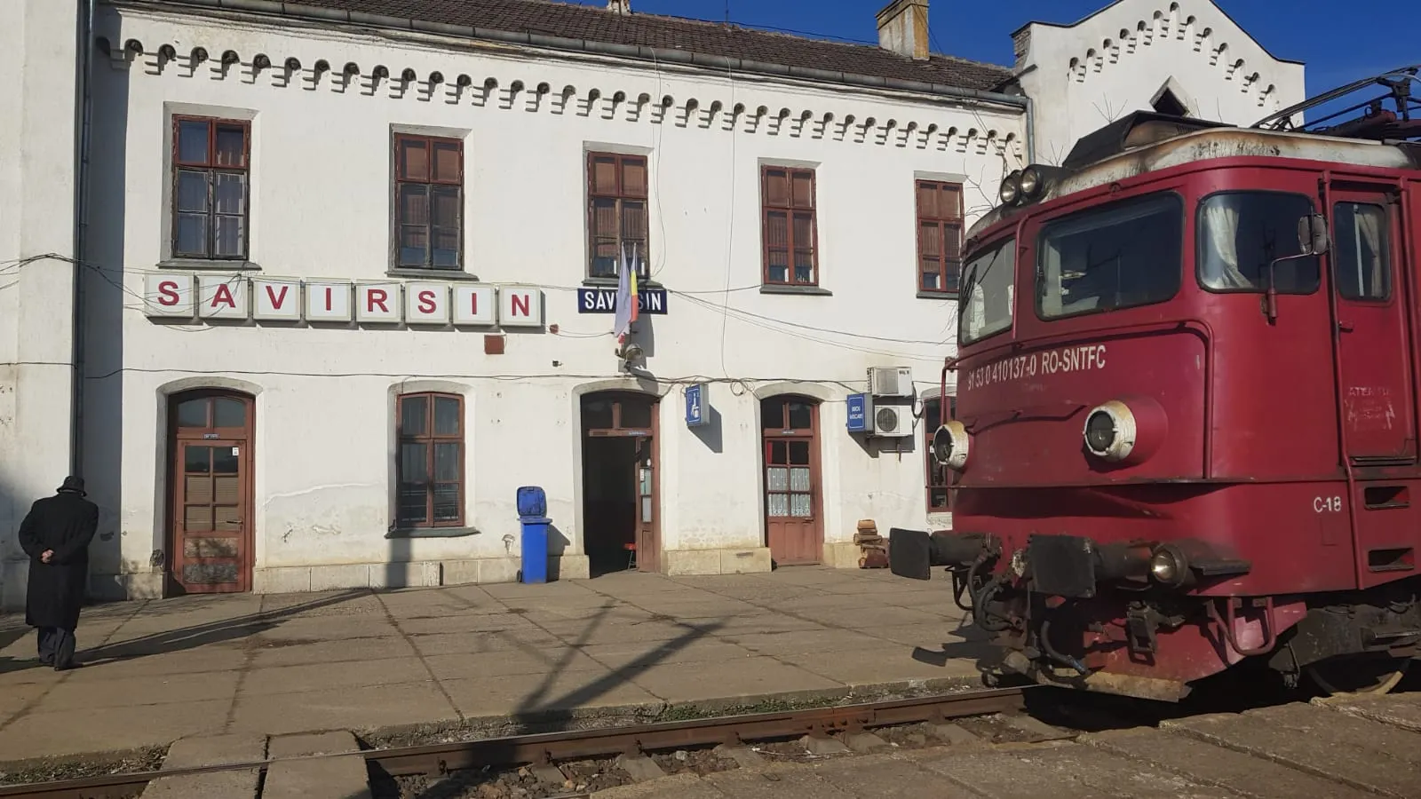 ARADCU 00 TREN BLOCAT SAVARSIN SA02MART 3