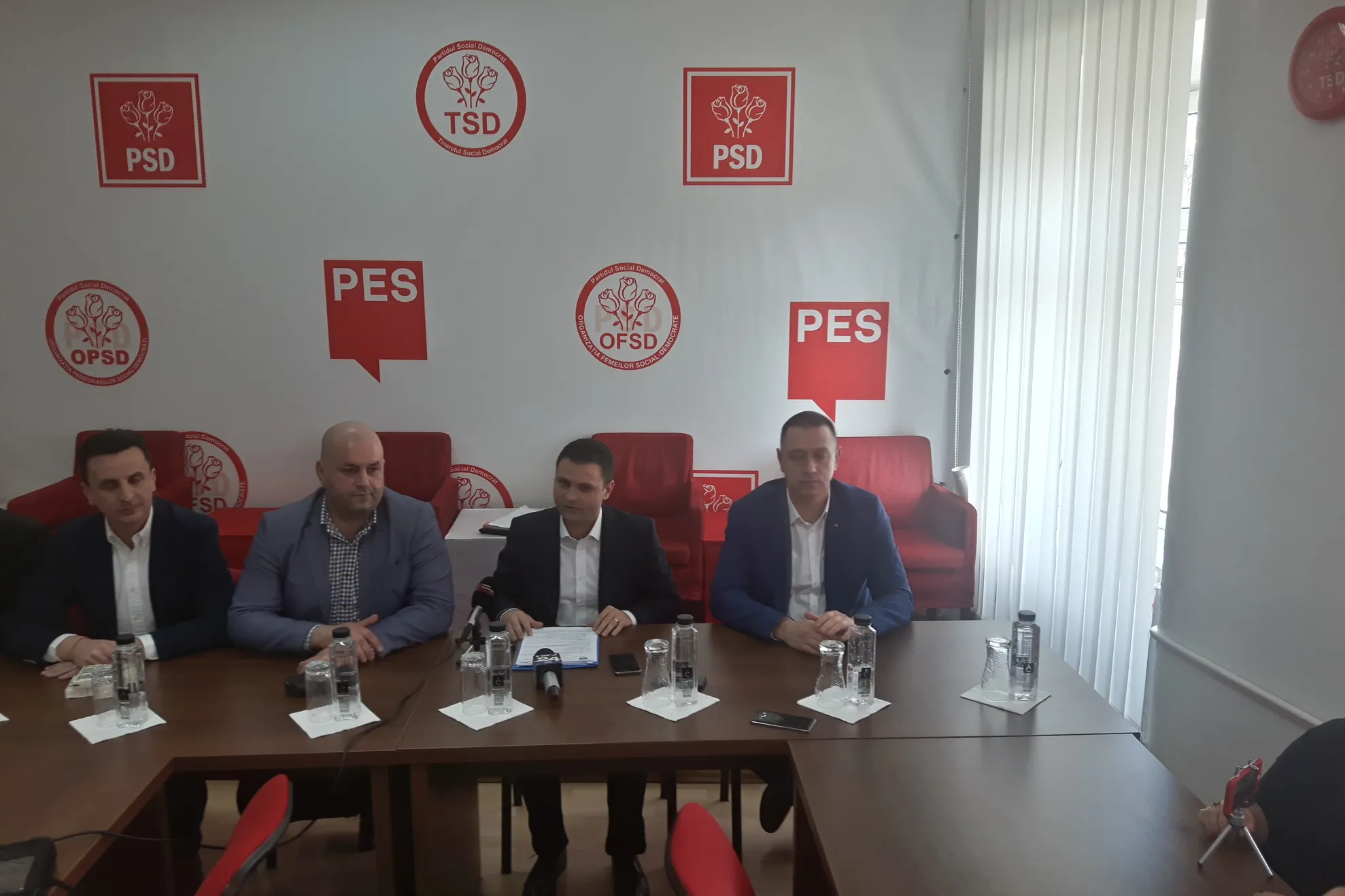 ARADCU 00 VICEPREMIER DANIEL SUCIU DOREL CAPRAR MIHAI FIFOR PSD JOI07MART (1)