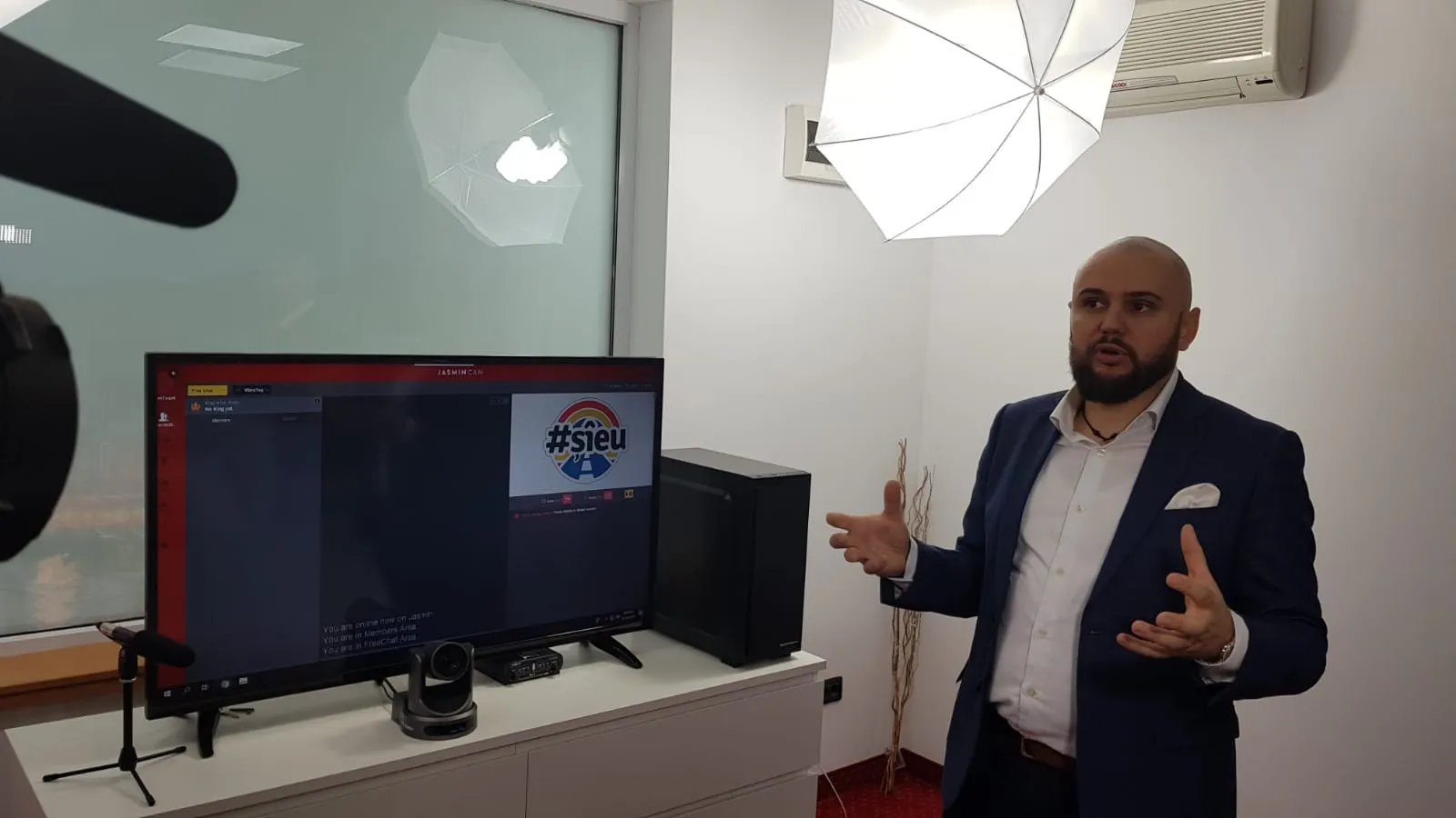 ARADCU 00 VIDEOCHAT GABRIEL PLESA VI15MART (30)