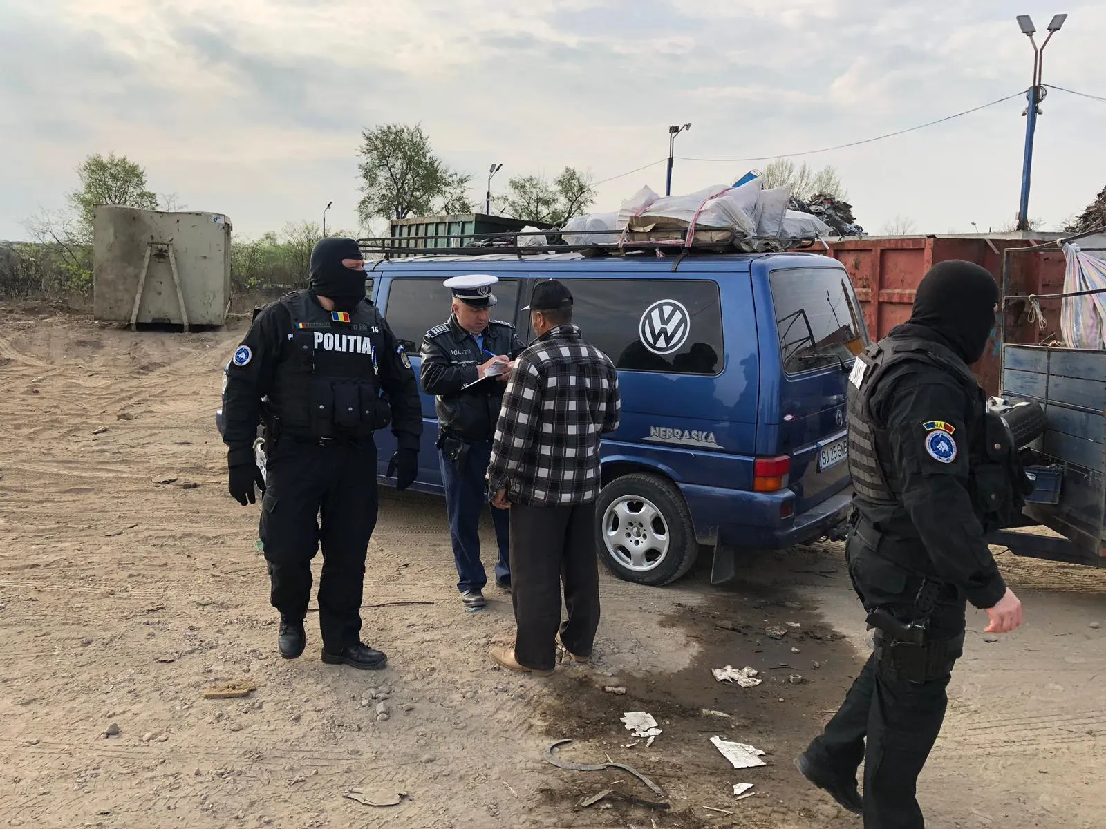 ARADCU 00 MASCATI POLITIA ARAD MI10APR (1)