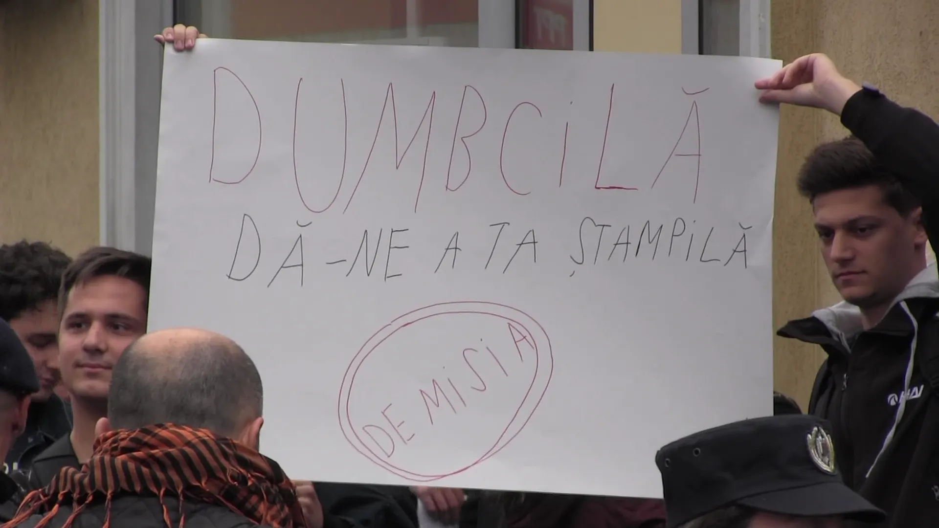 ARADCU 00 PROTESTE VIORICA DANCILA VI10MAI (14)