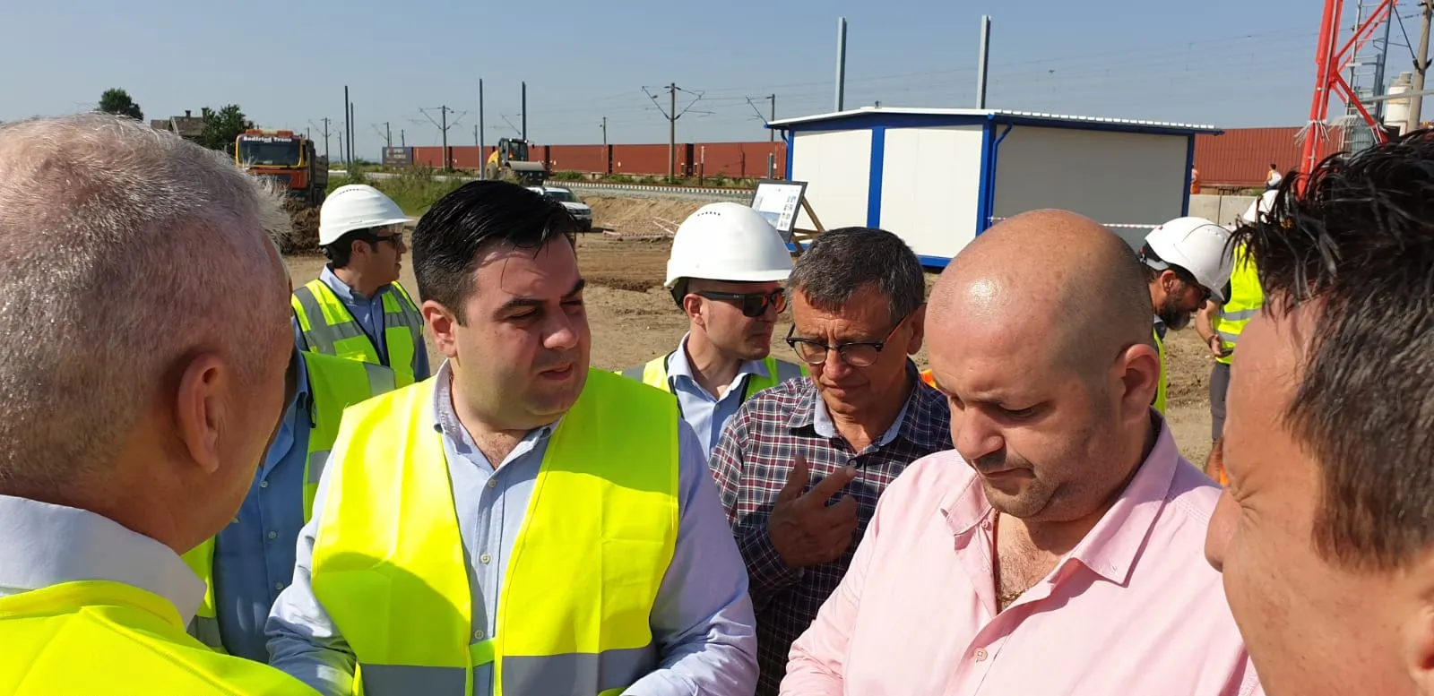 ARADCU 00 MINISTRUL TRANSPORTURI CUC DEPUTAT CAPRAR VI14IUN (5)