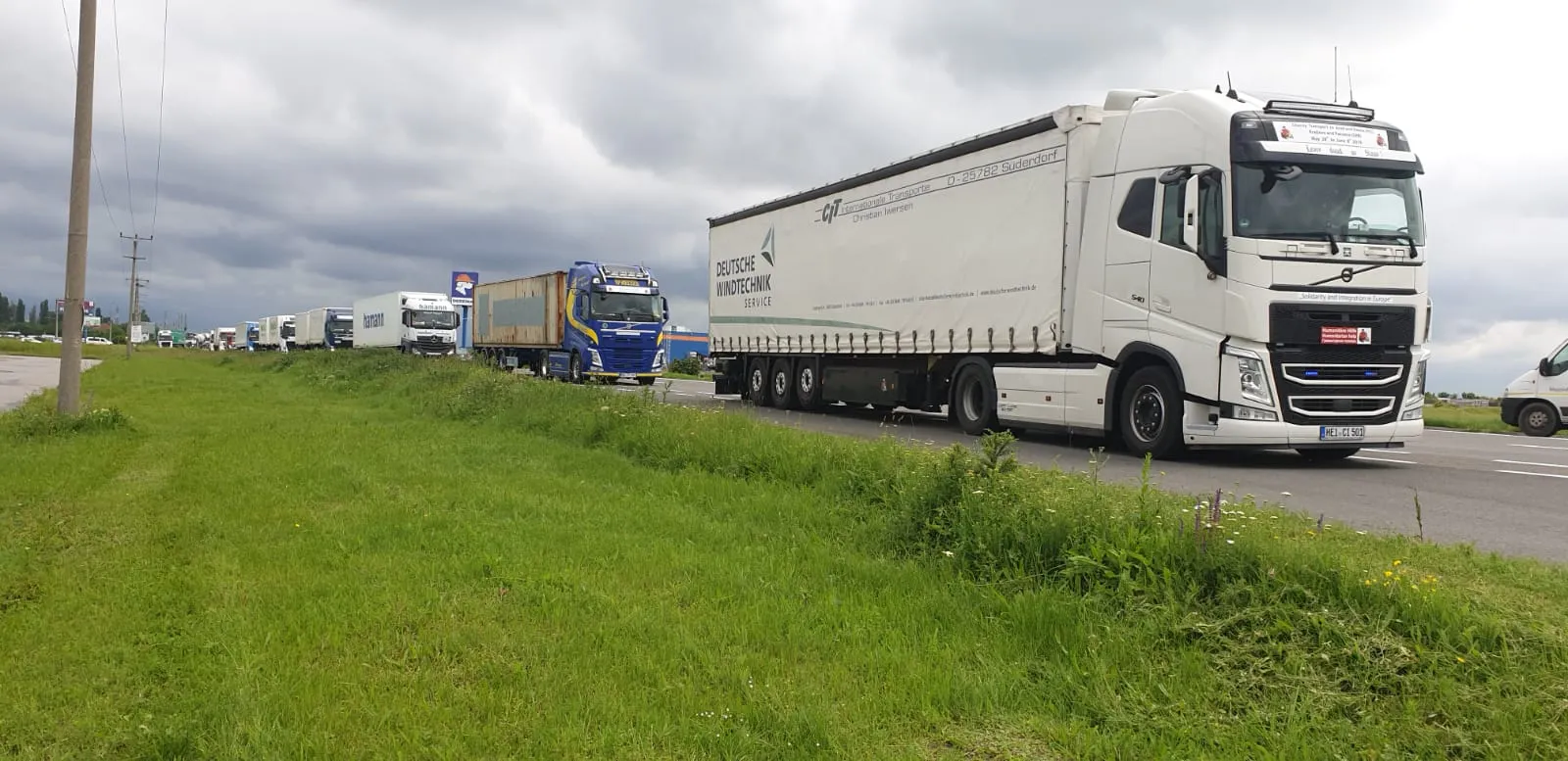 ARADCU 00 MOTOCILISTI GERMANIA AJUTOARE TIRURI CAMIOANE SA01IUN (1)