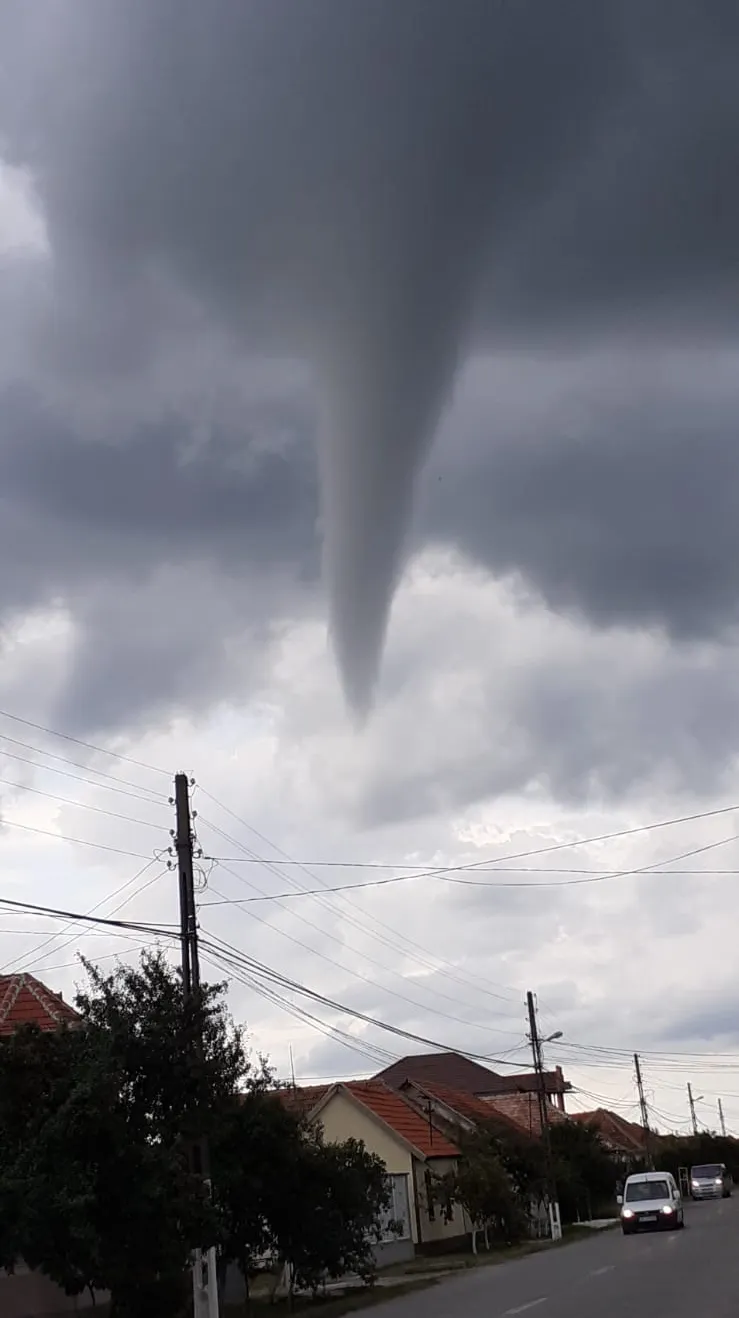 ARADCU 00 TORNADA CRAIVA PRIMAR IOAN BERCEA LU15IUL (2)