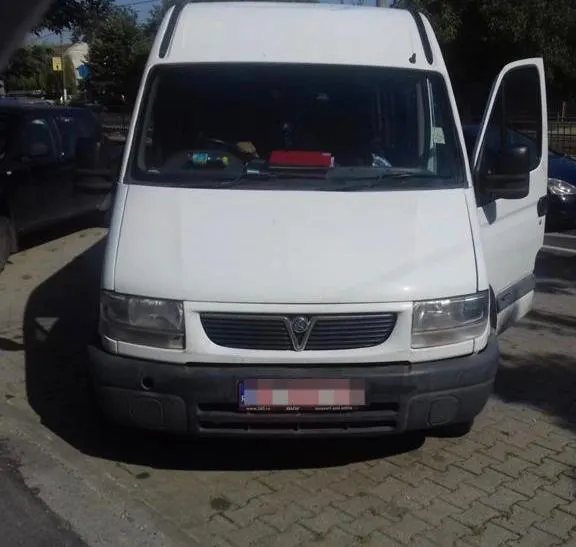 ARADCU 00 PIRAT RUTIER POLITIA ARAD LU05AUG