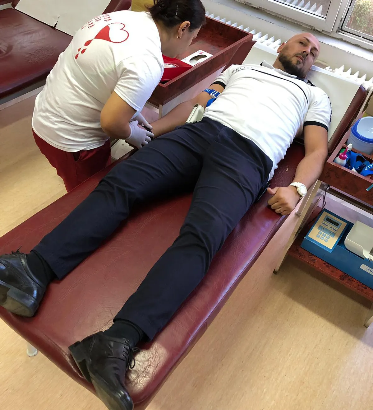 ARADCU 00 POLITISTI DONARE SANGE POLITIA ARAD MI18SEPT (12)