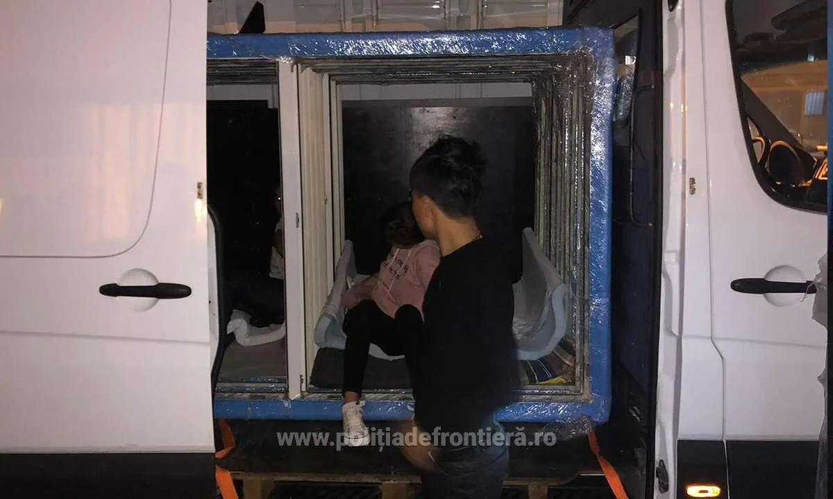 ARADCU 00 MIGRANTI POLITIA DE FRONTIERA ARAD VI18OCT 2