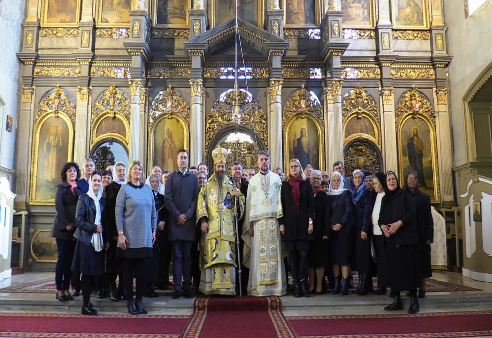 Arad: Concert de colinde, susținut în Catedrala Episcopală din Gyula, Ungaria, de către un cor din Arad